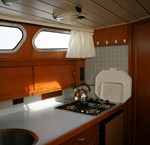 keuken koken binnen huurboot